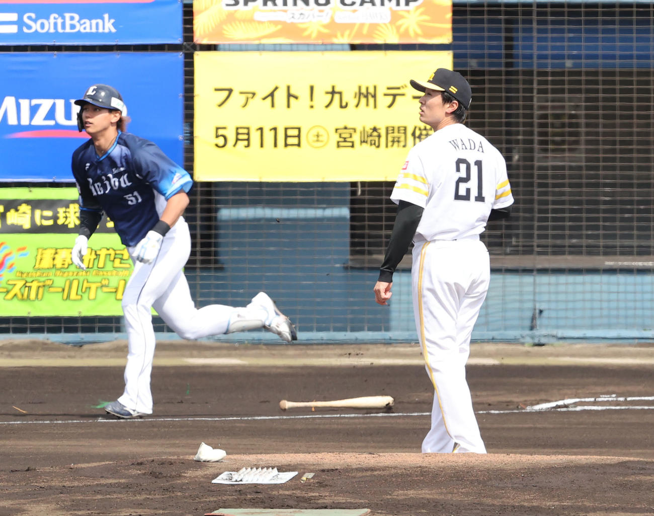 ソフトバンク対西武　1回表西武無死、西川に右越え先制本塁打を浴びた和田（撮影・梅根麻紀）