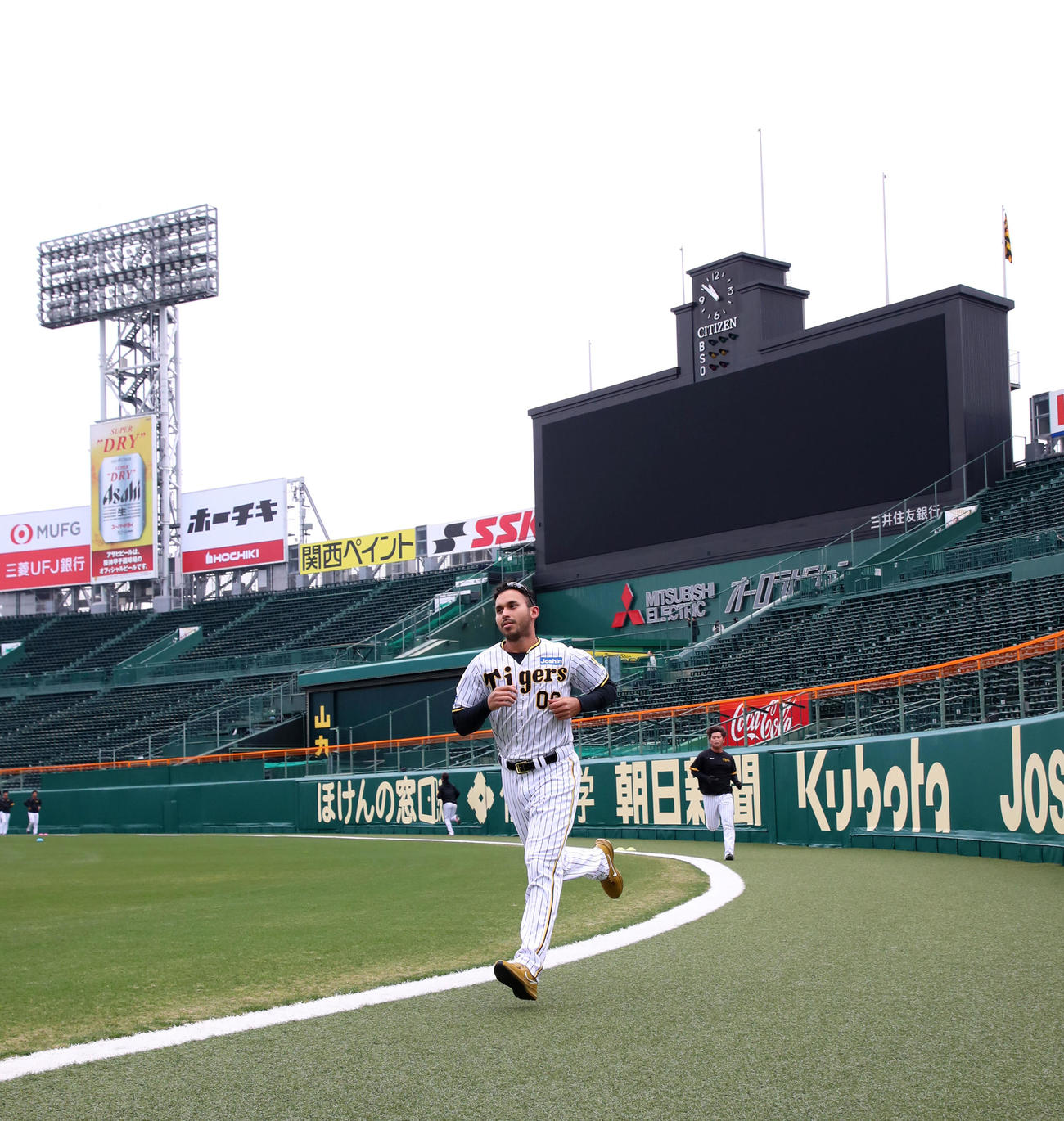 甲子園球場で練習するゲラ（撮影・加藤哉）