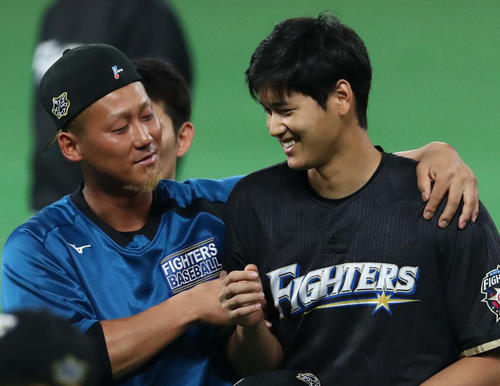 大谷翔平，中田コラボカ−ド - 大谷翔平，岡コラボカ−ド メルカリ