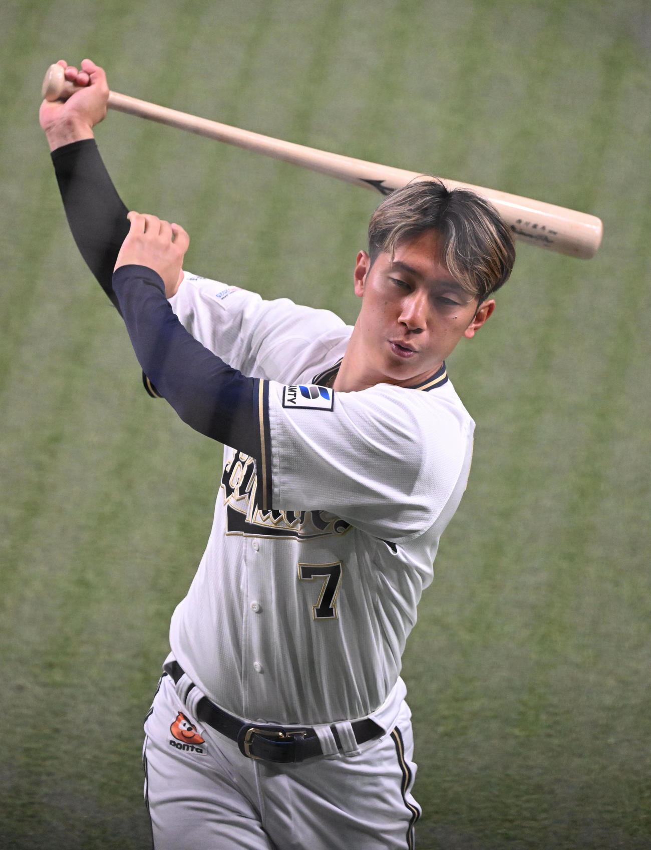 ティー打撃を行うオリックス西川（撮影・和賀正仁）