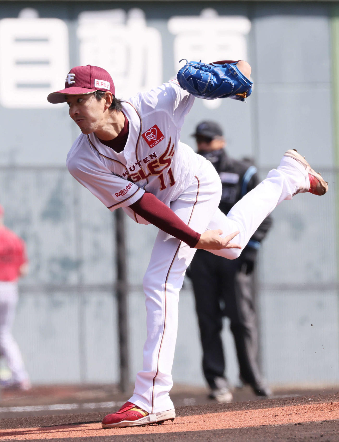 楽天対広島　楽天先発の岸（撮影・加藤孝規）