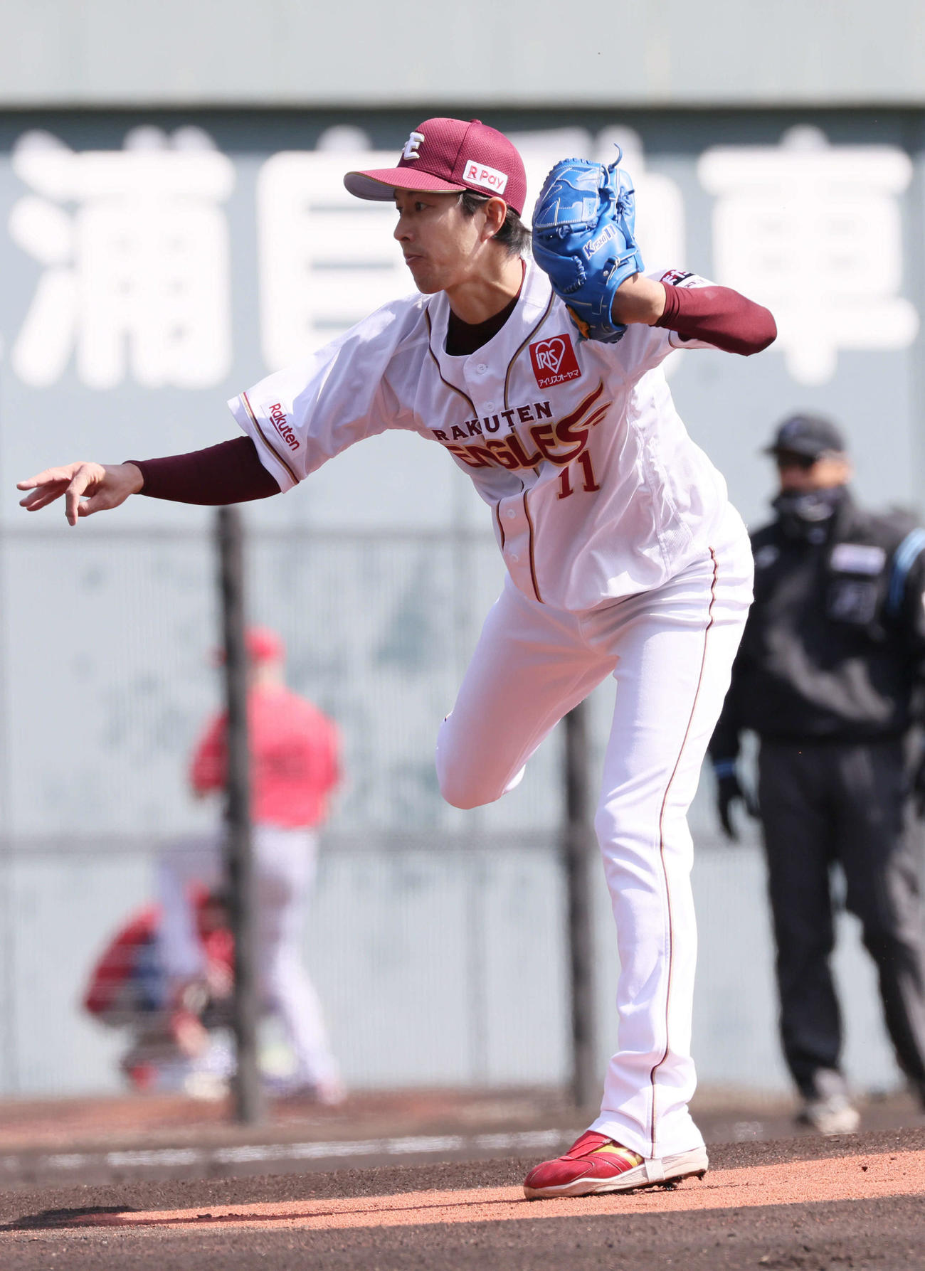 楽天対広島　楽天先発の岸（撮影・加藤孝規）