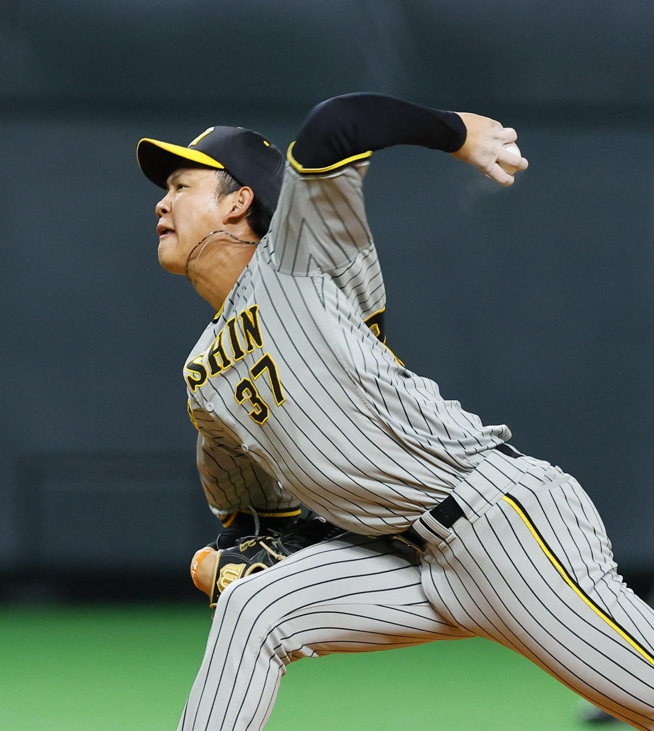日本ハム対阪神　6回、3番手で登板した阪神及川（撮影・藤尾明華）
