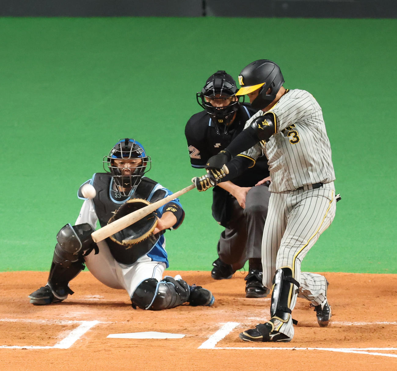 日本ハム対阪神　6回表阪神無死一塁、大山は適時三塁打を放つ（撮影・佐藤翔太）