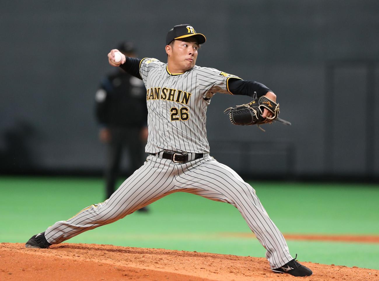 日本ハム対阪神　5回に登板の椎葉（撮影・黒川智章）