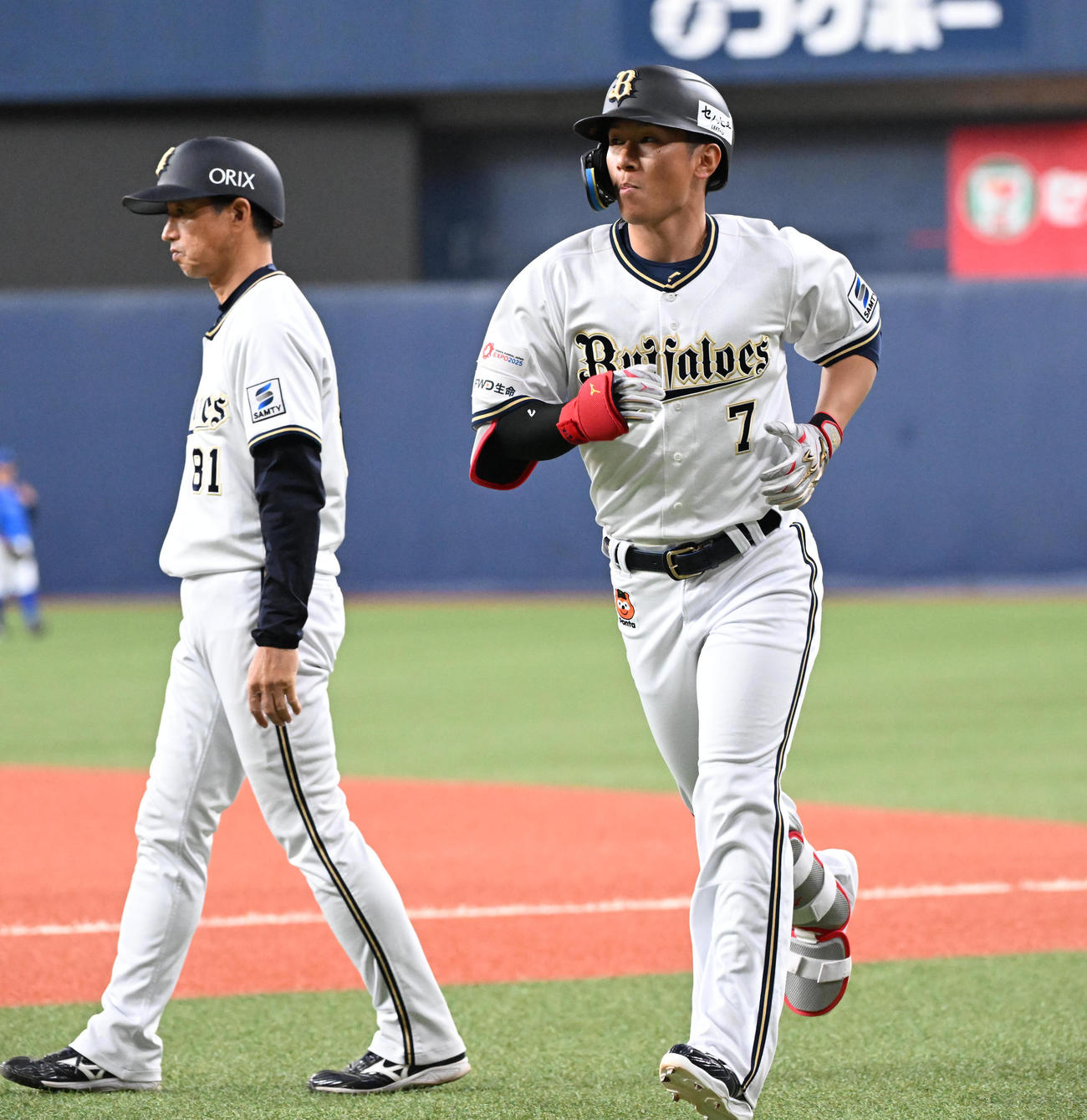 1回裏オリックス1死、二ゴロに倒れる西川（撮影・和賀正仁）
