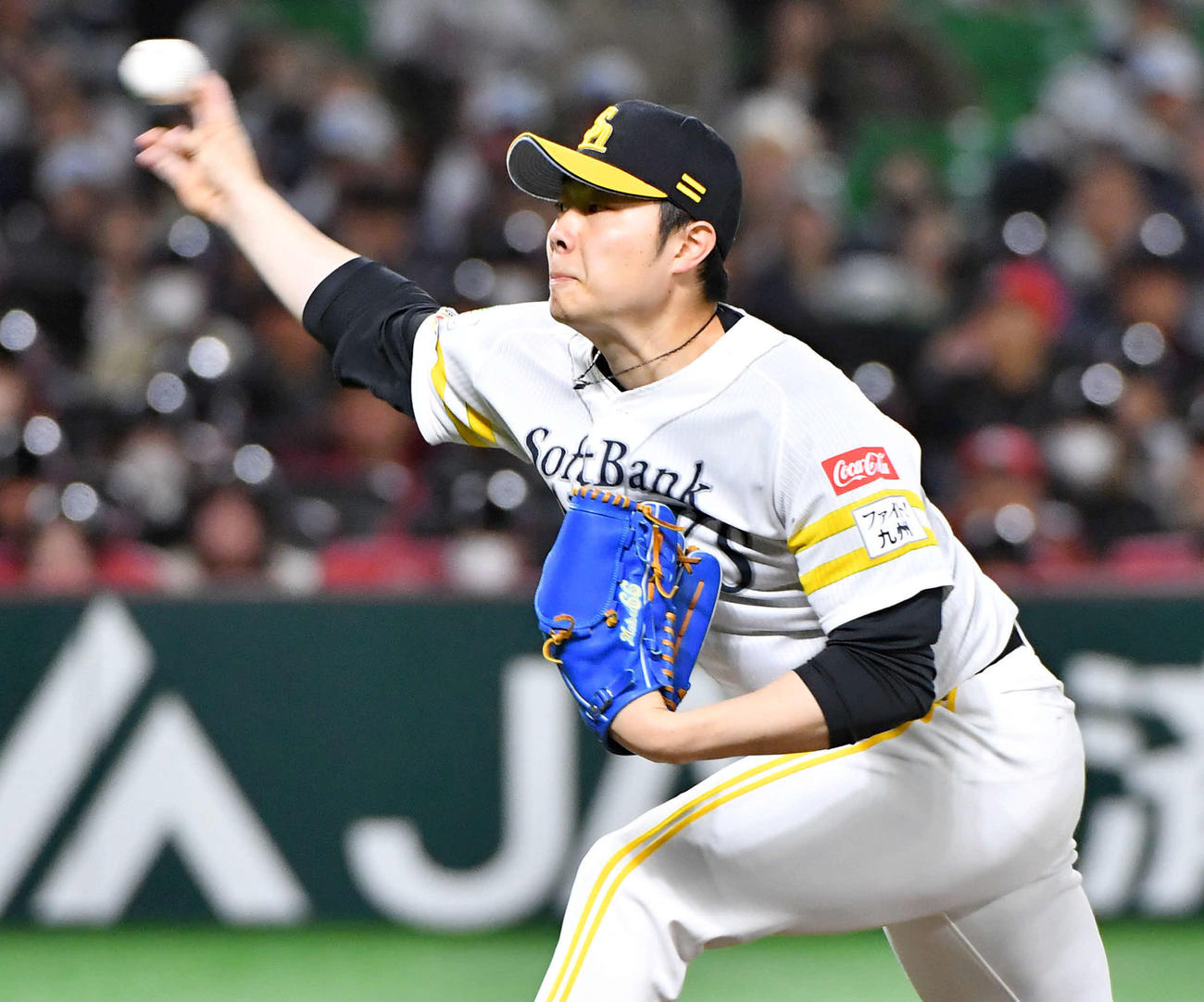 ソフトバンク対韓国・斗山　6回表から登板した、ソフトバンク4番手の松本裕（撮影・岩下翔太）