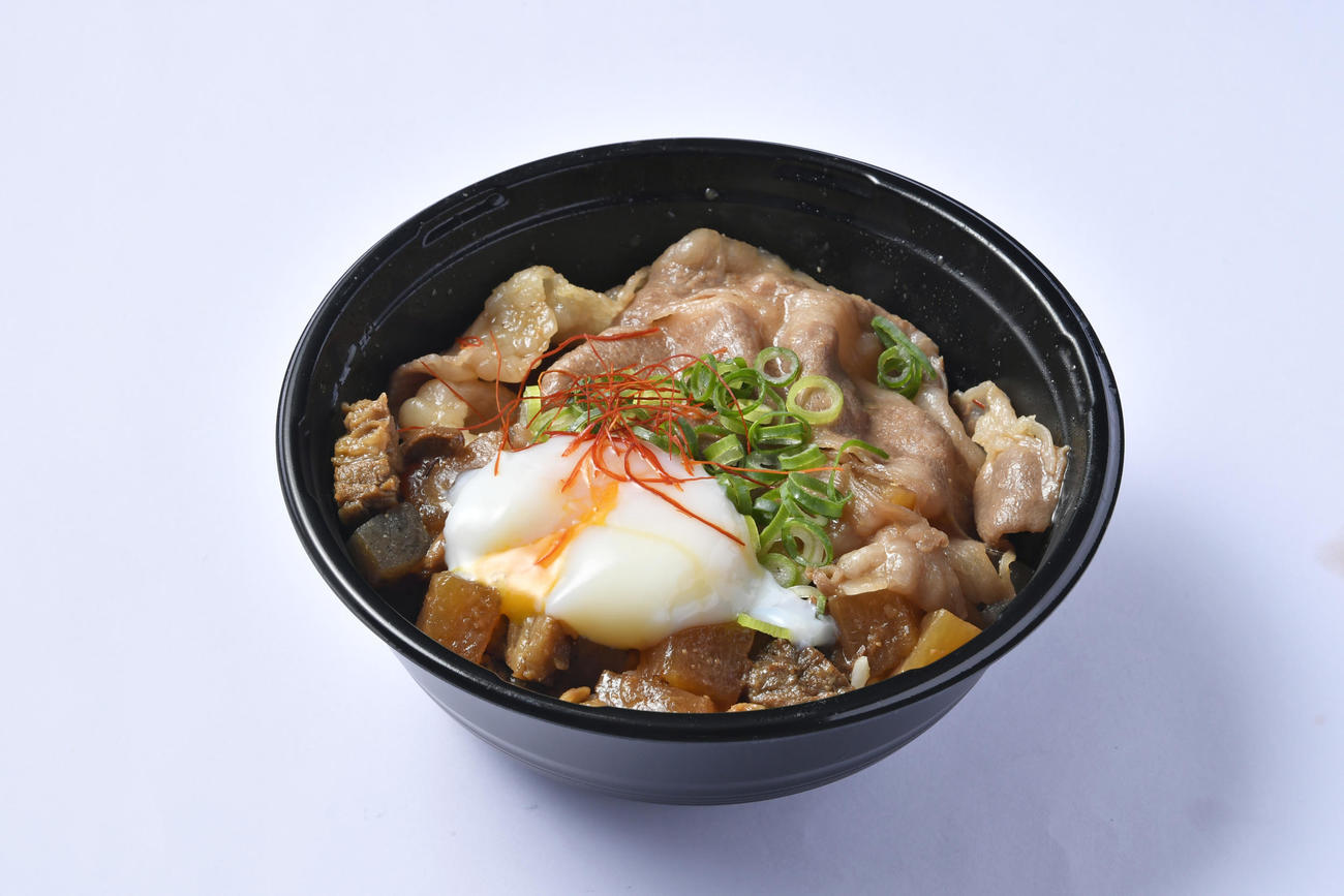 甲子園で「100周年記念グルメ」として発売される「一枚肉×ぼっかけの神戸牛づくし丼」（阪神甲子園球場提供）