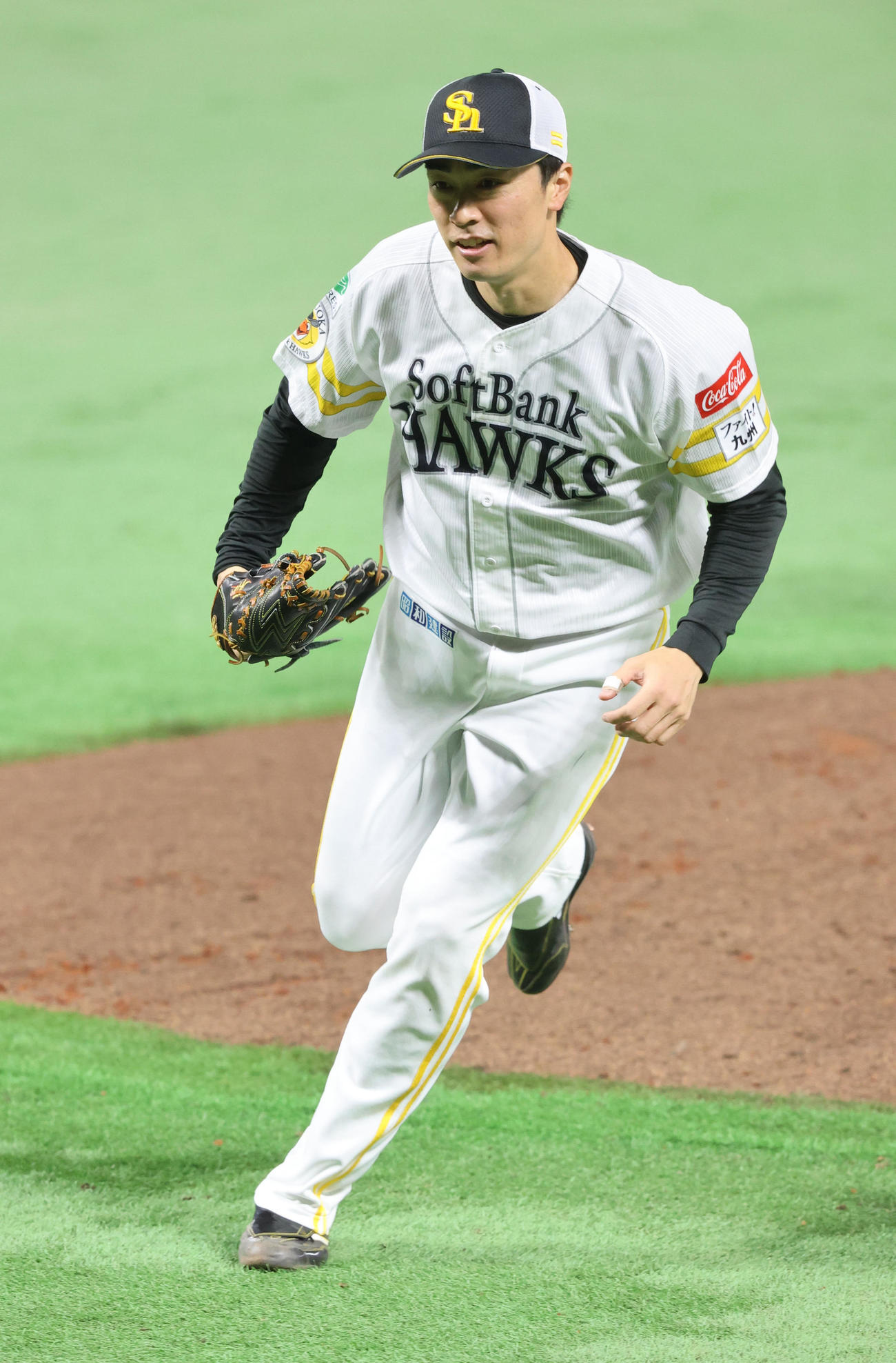 守備ノックで軽快な動きを見せる和田（撮影・梅根麻紀）