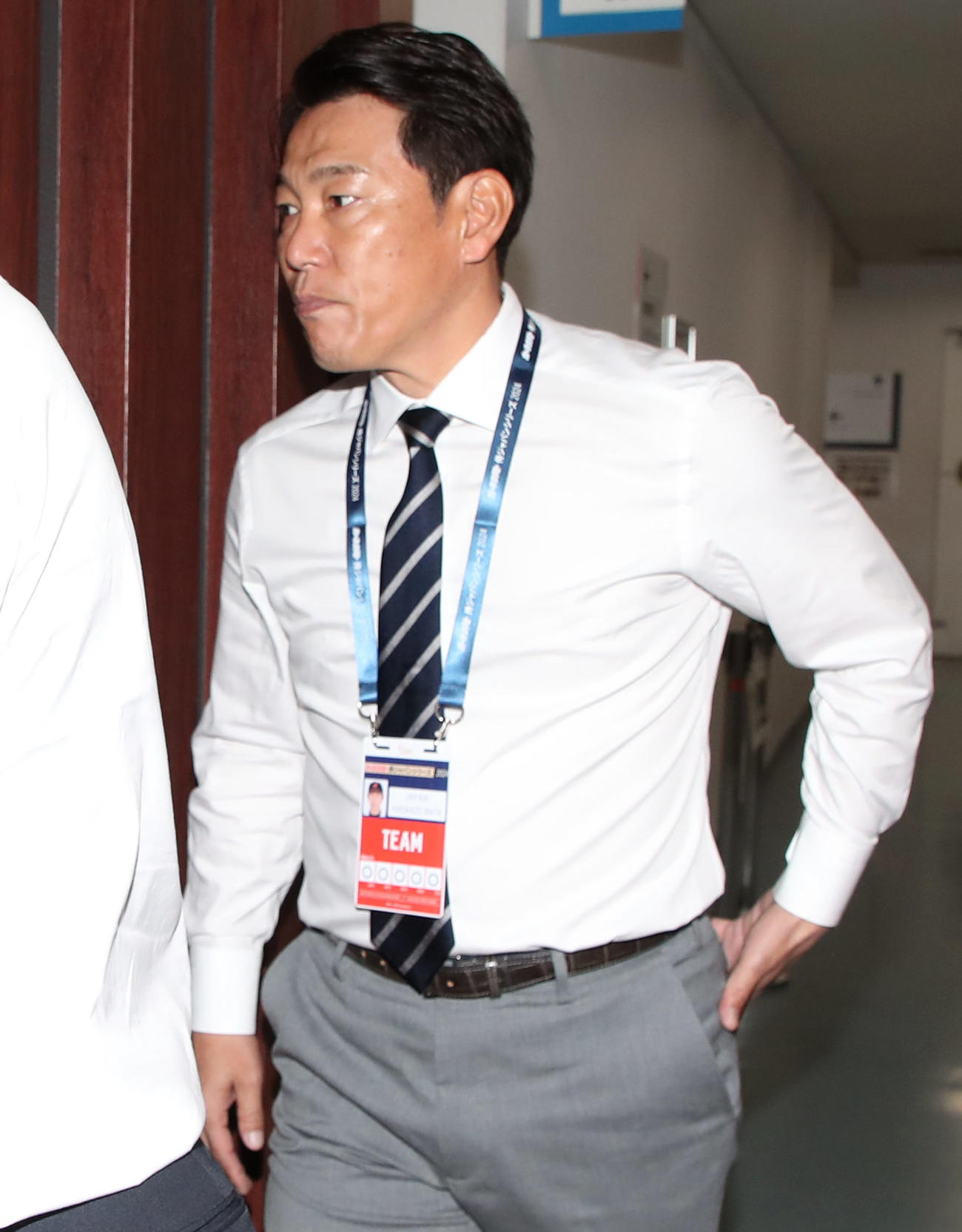 視察に訪れた侍ジャパンの井端監督（撮影・加藤哉）