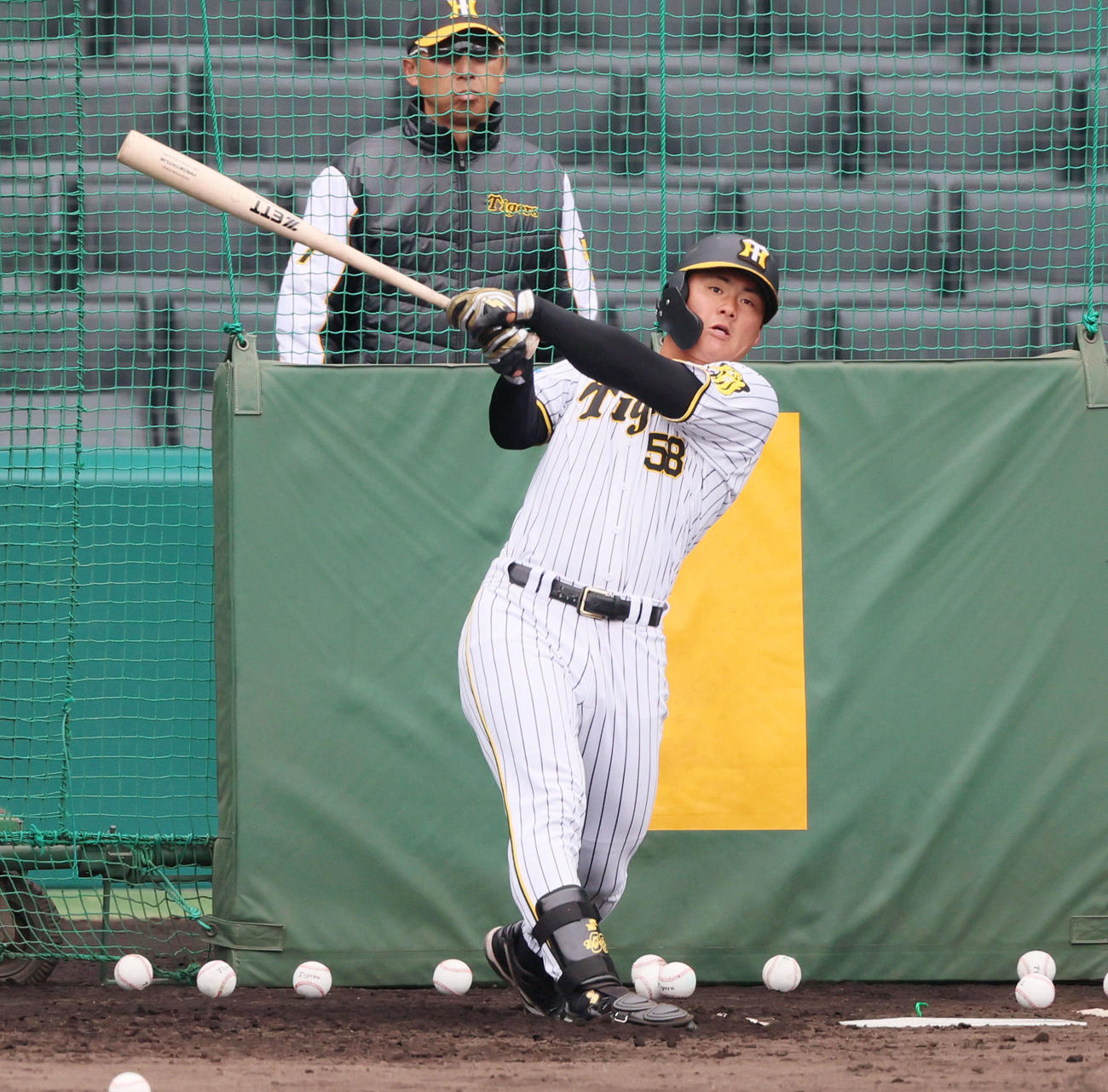 2月29日、甲子園で打撃練習する前川