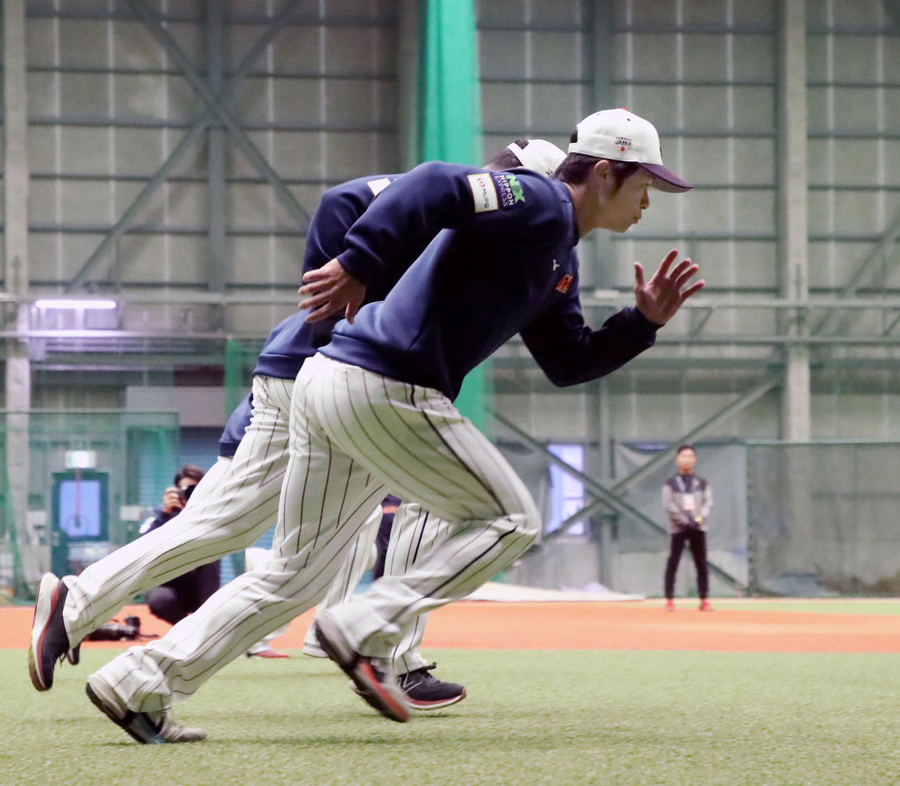 ショートダッシュのスタートを切る中野（撮影・加藤哉）
