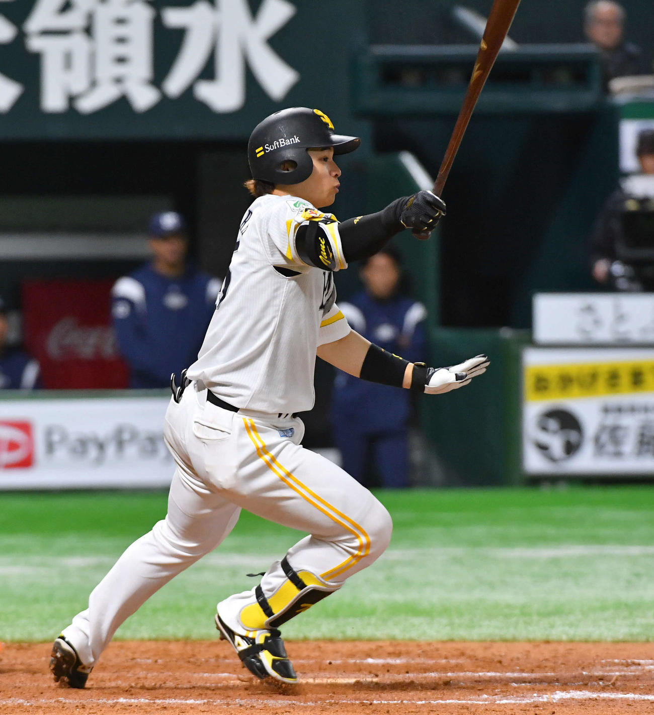 ソフトバンク対ヤクルト　9回裏ソフトバンク2死二、三塁、谷川原は右前へサヨナラ打を放つ（撮影・岩下翔太）