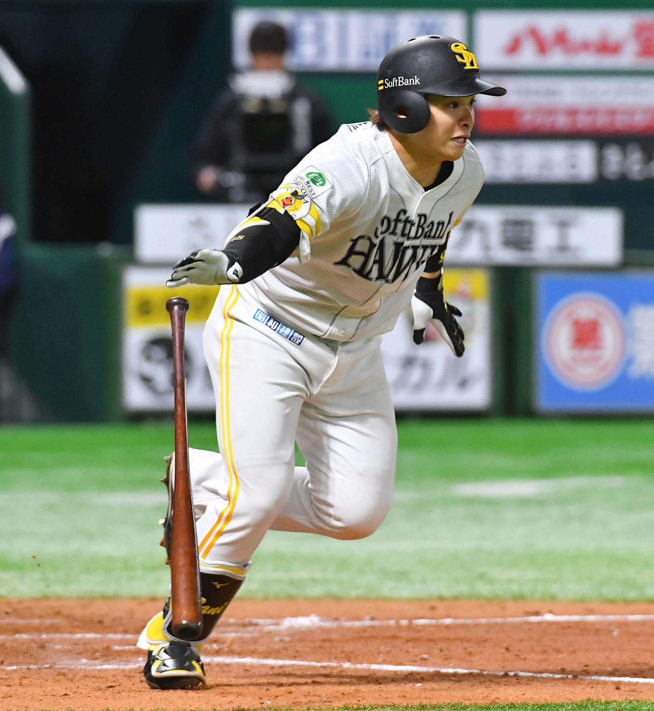 ソフトバンク対ヤクルト　9回裏ソフトバンク2死二、三塁、谷川原は右前へサヨナラ打を放つ（撮影・岩下翔太）
