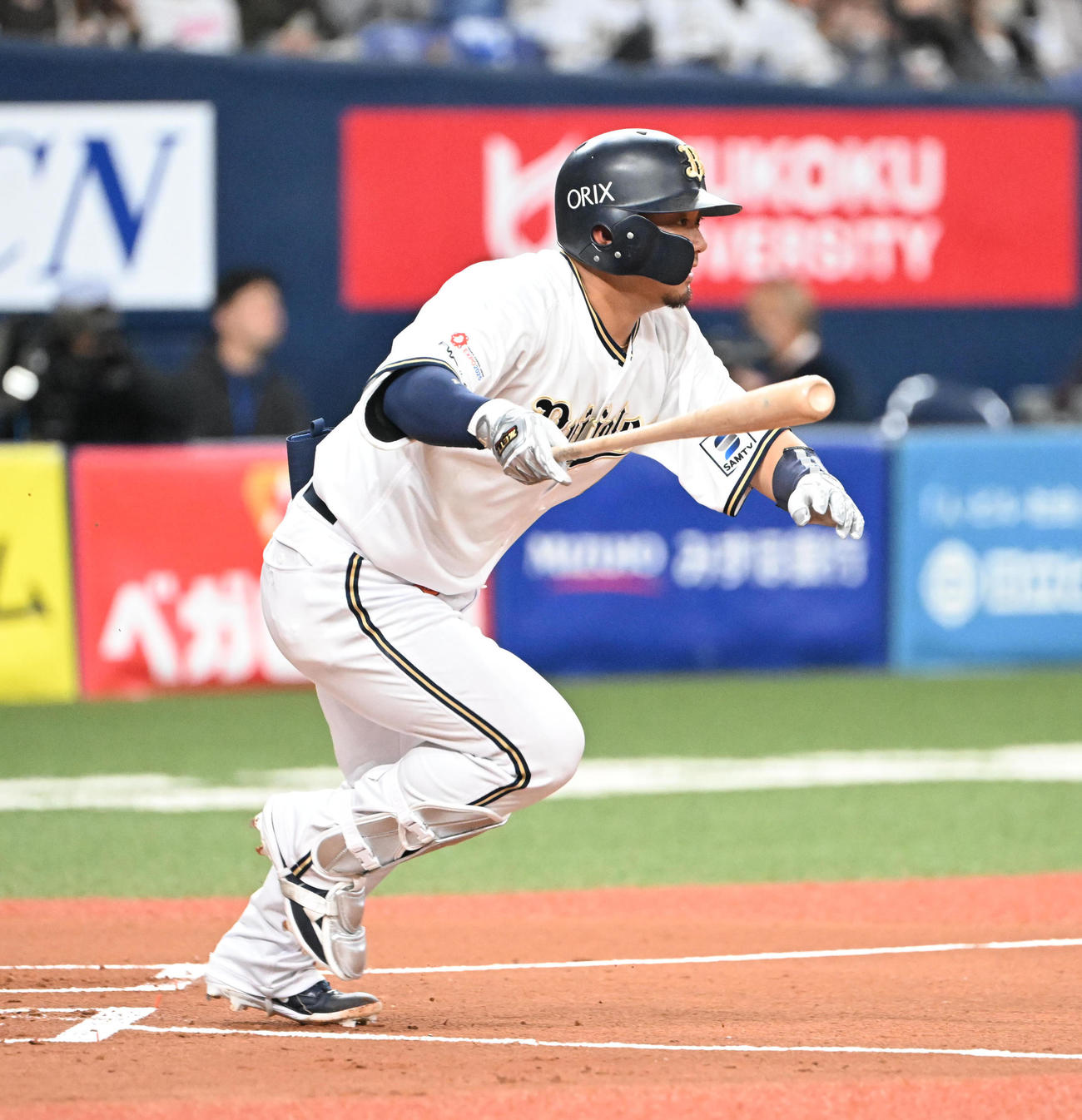 オリックス対中日　1回裏オリックス1死二塁、右前適時打を放つ森（撮影・和賀正仁）
