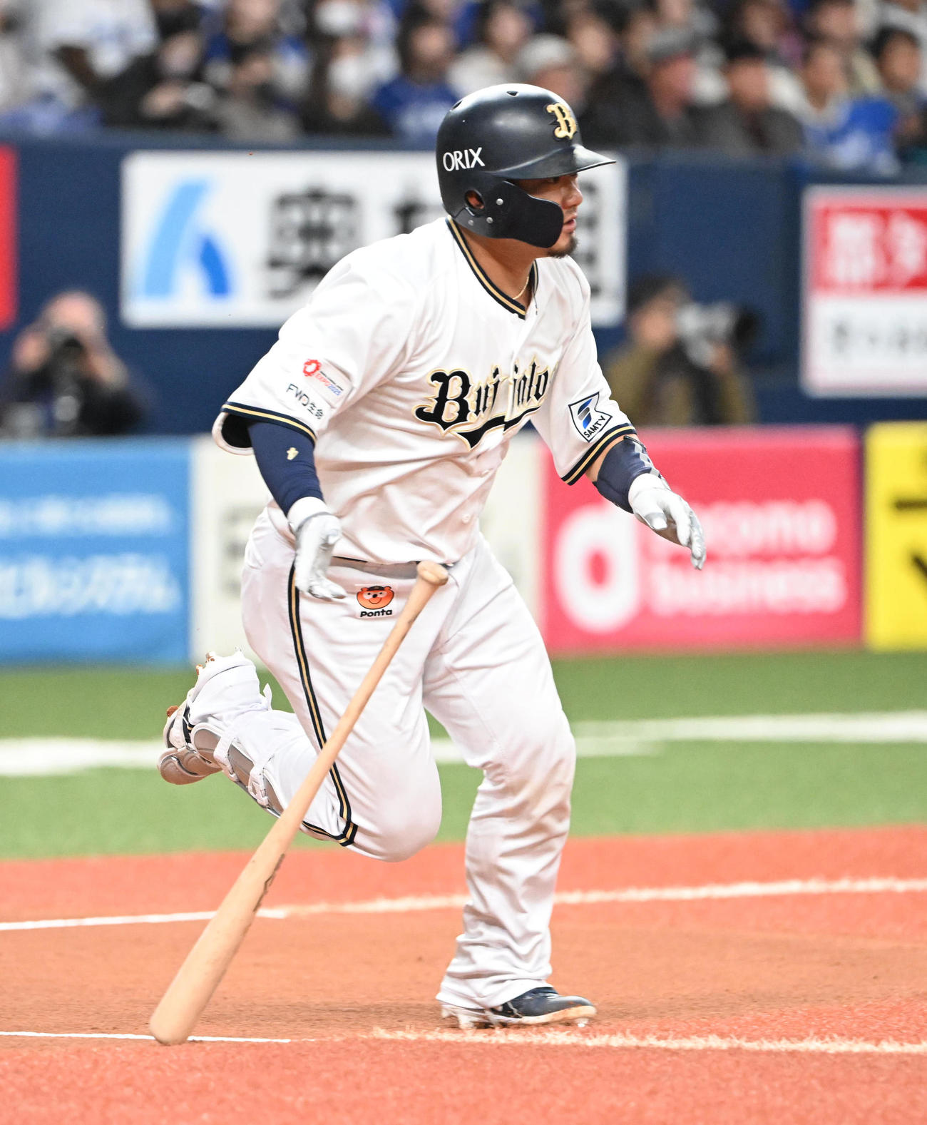 オリックス対中日　1回裏オリックス1死二塁、右前適時打を放つ森（撮影・和賀正仁）