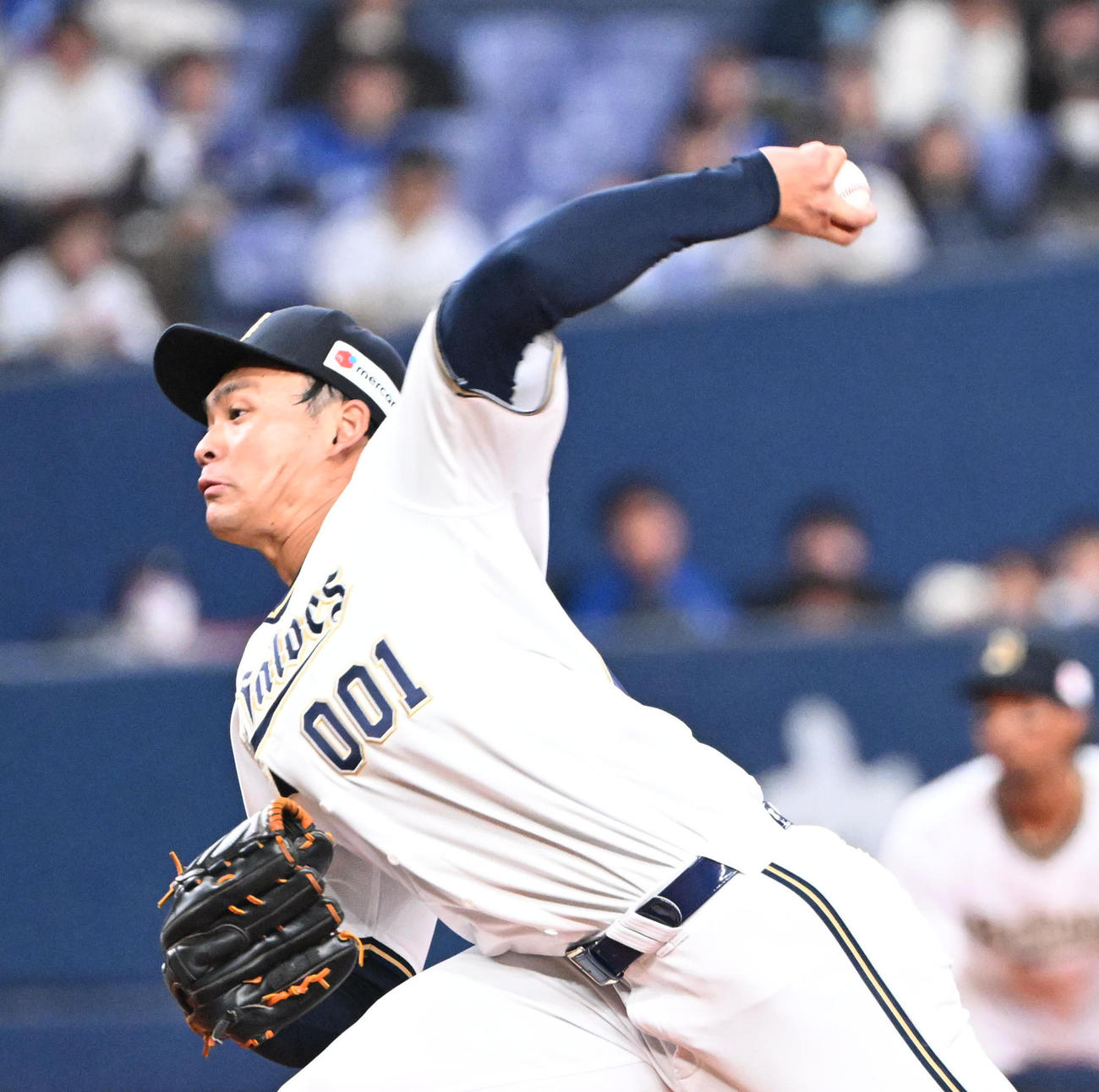 オリックス対中日　3回に2番手で登板するオリックス佐藤（撮影・和賀正仁）