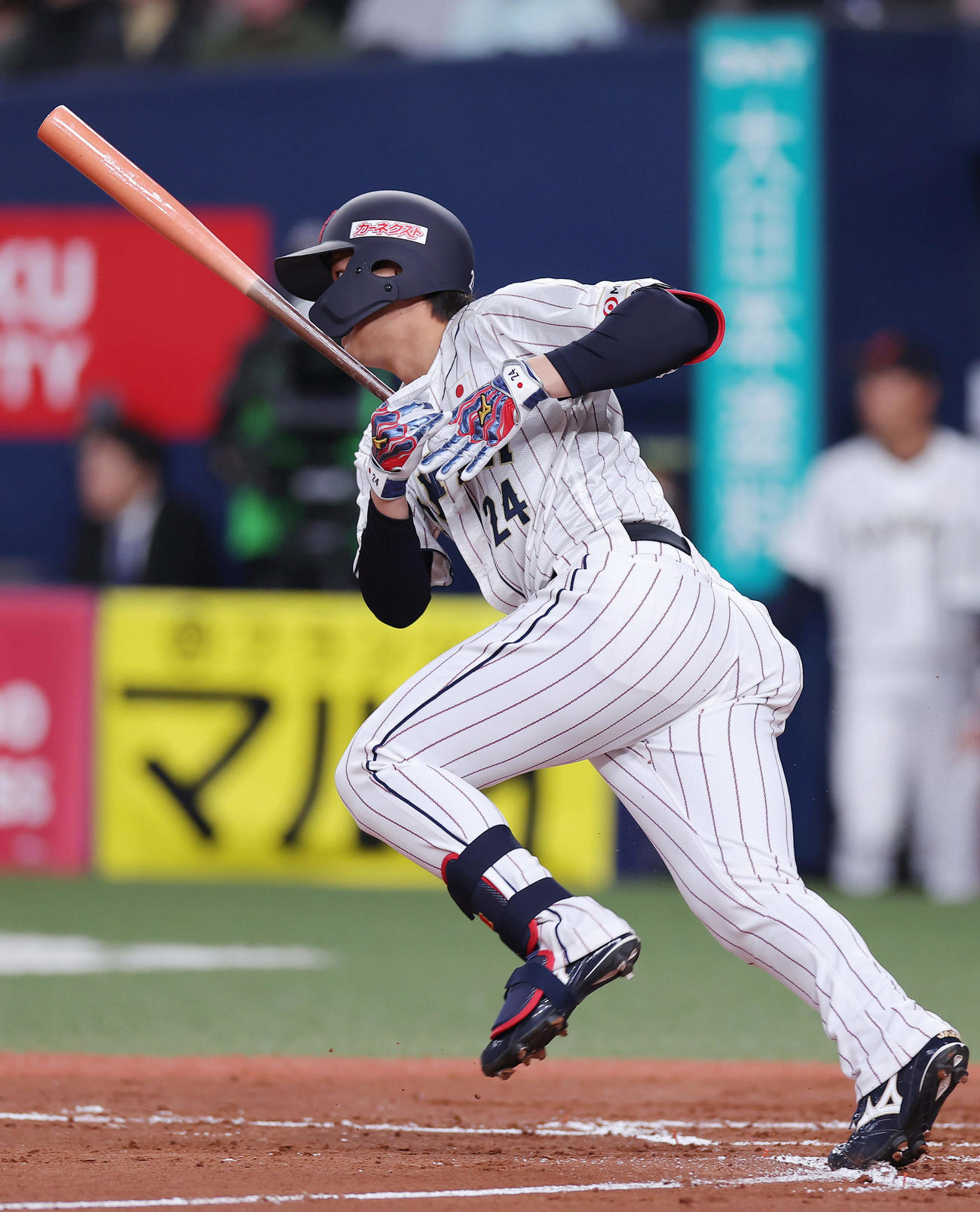 日本対欧州　1回裏日本1死一、三塁、右前適時打を放つ紅林（撮影・前田充）