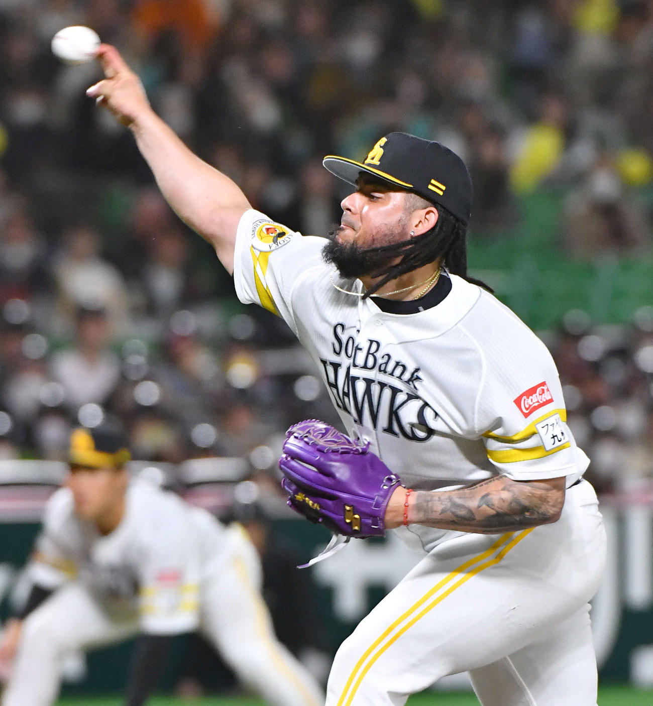 ソフトバンク対ヤクルト　7回表から登板した、ソフトバンク4番手のオスナ（撮影・岩下翔太）