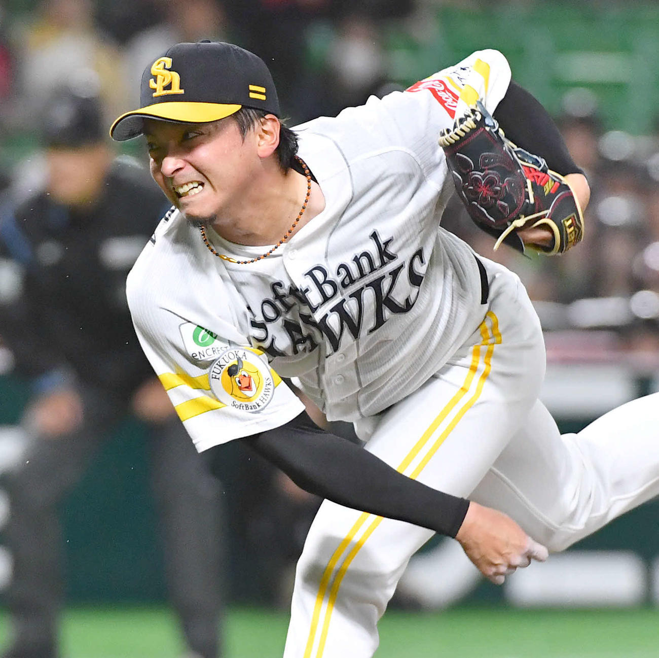 ソフトバンク対ヤクルト　ソフトバンク先発の東浜は4回を無失点に抑える（撮影・岩下翔太）