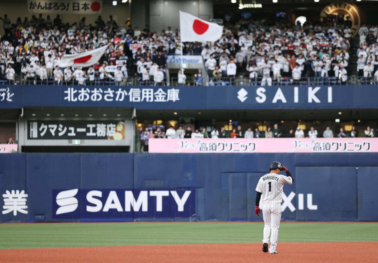 日本対欧州　5回裏日本1死二塁、近藤の代走で出場する森下翔（撮影・前田充）