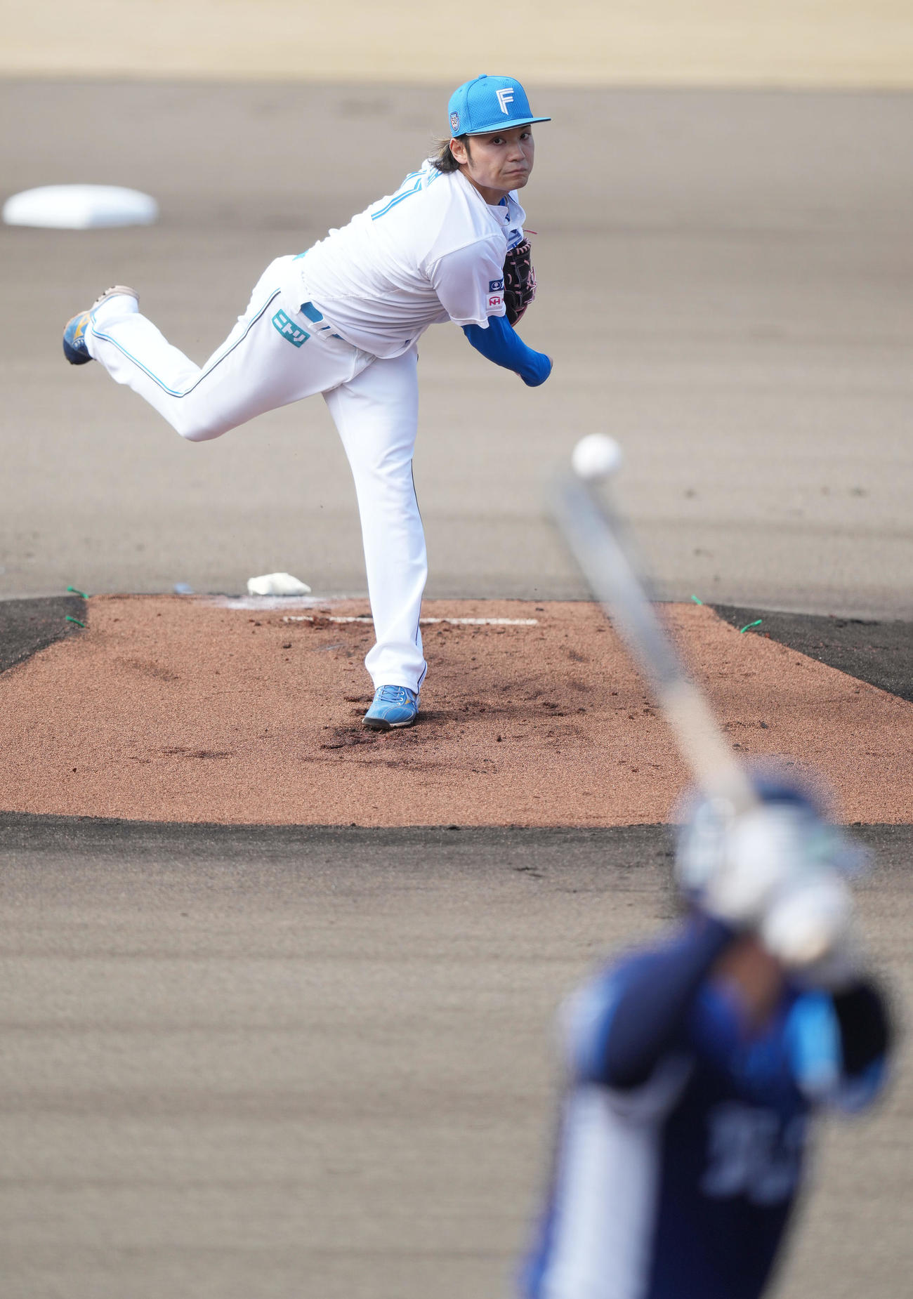 日本ハム対西武　先発し力投する日本ハム伊藤（撮影・鈴木みどり）