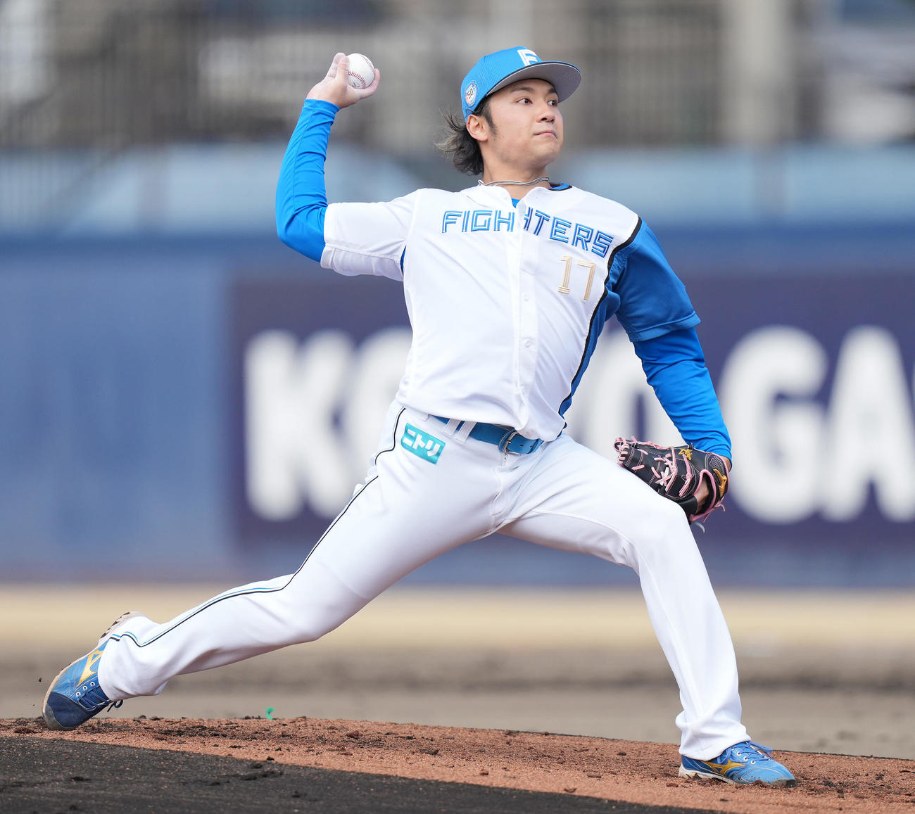 日本ハム対西武　先発し力投する日本ハム伊藤（撮影・鈴木みどり）