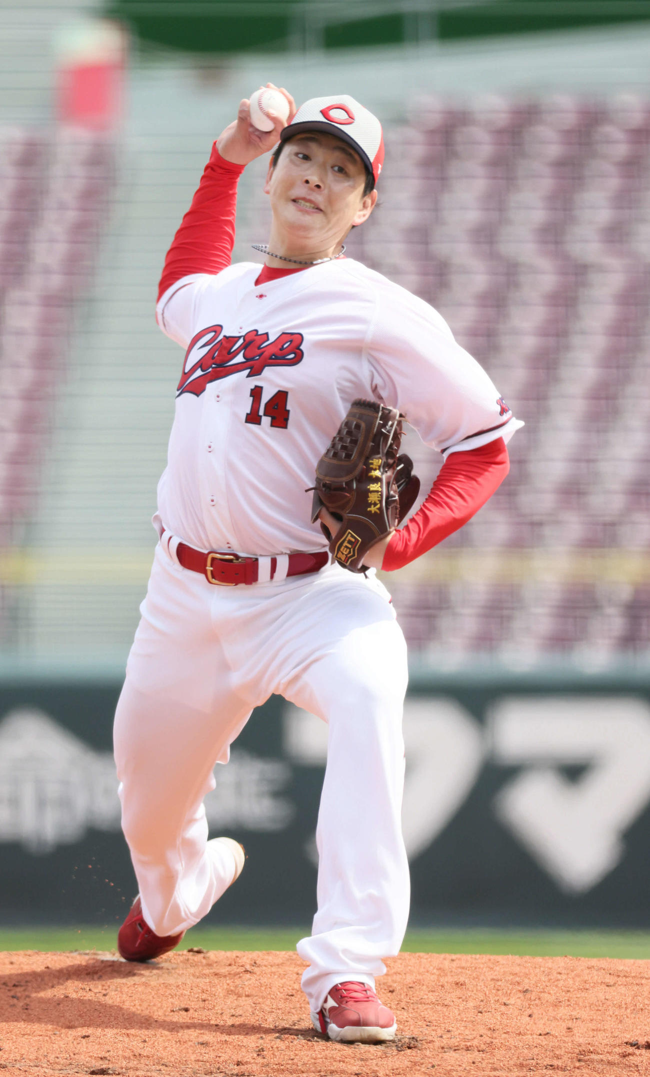 全体練習で、シート打撃に登板の広島大瀬良（撮影・加藤孝規）