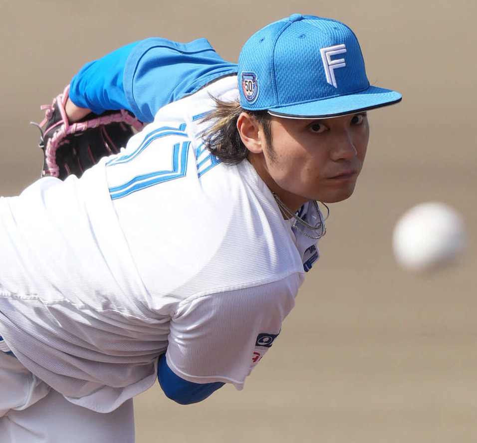 日本ハム対西武　先発し力投する日本ハム伊藤（撮影・鈴木みどり）