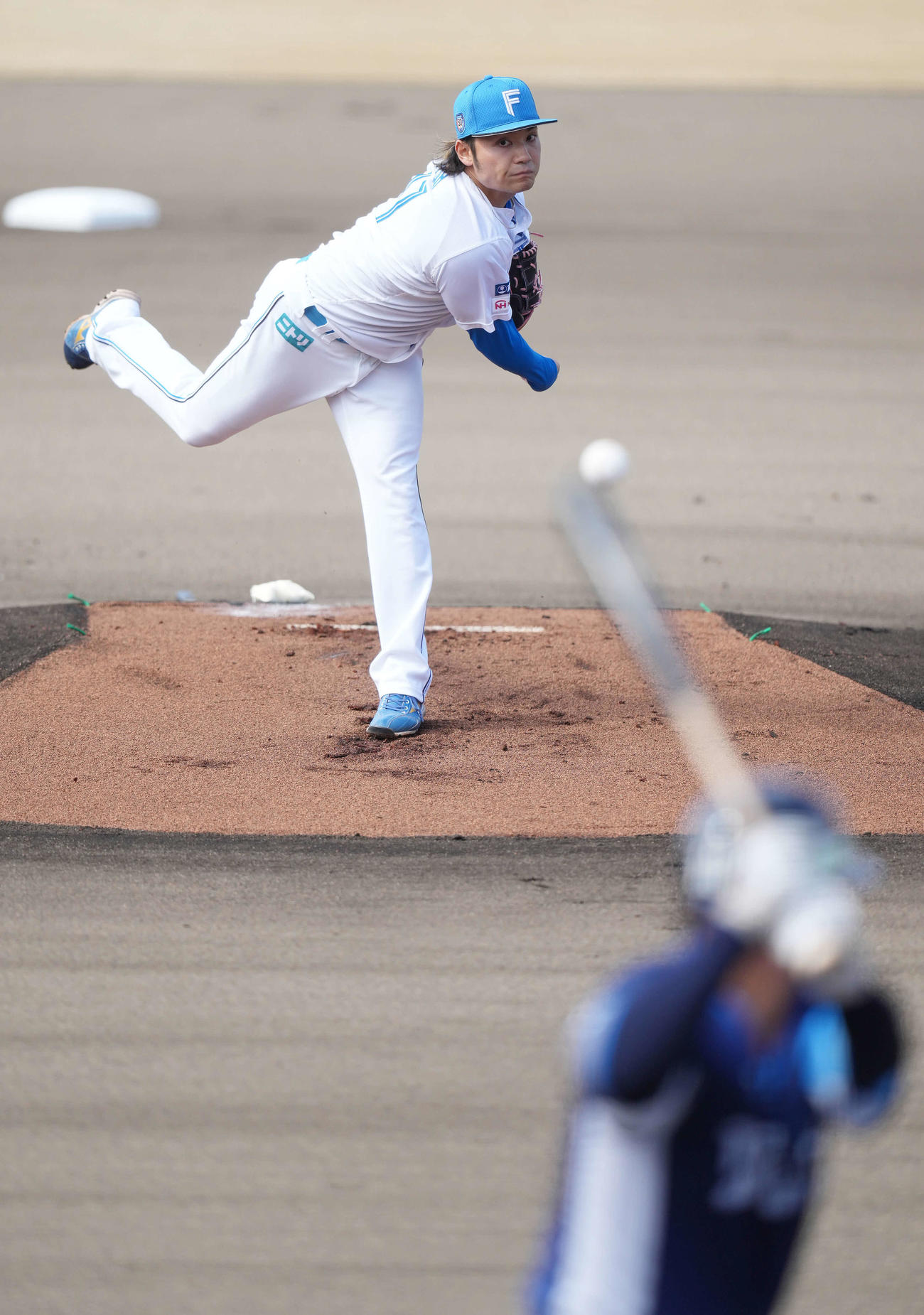 日本ハム対西武　先発し力投する日本ハム伊藤（撮影・鈴木みどり）