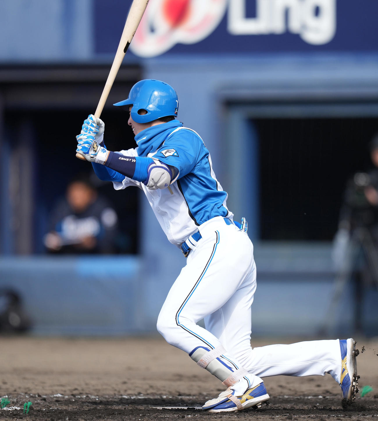 日本ハム対西武　3回裏日本ハム無死二、三塁、右前適時打を放つ松本剛（撮影・鈴木みどり）