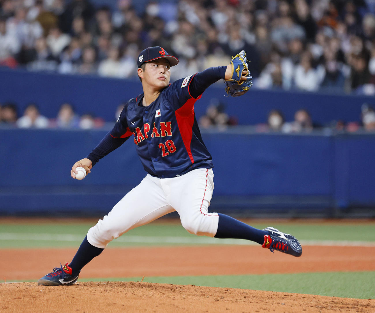 欧州対日本　3回、日本2番手で登板した中村（撮影・藤尾明華）