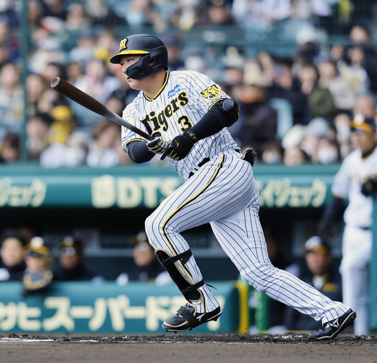 阪神対ヤクルト　1回裏阪神1死二、三塁、大山は左前に先制の適時打を放つ（撮影・藤尾明華）