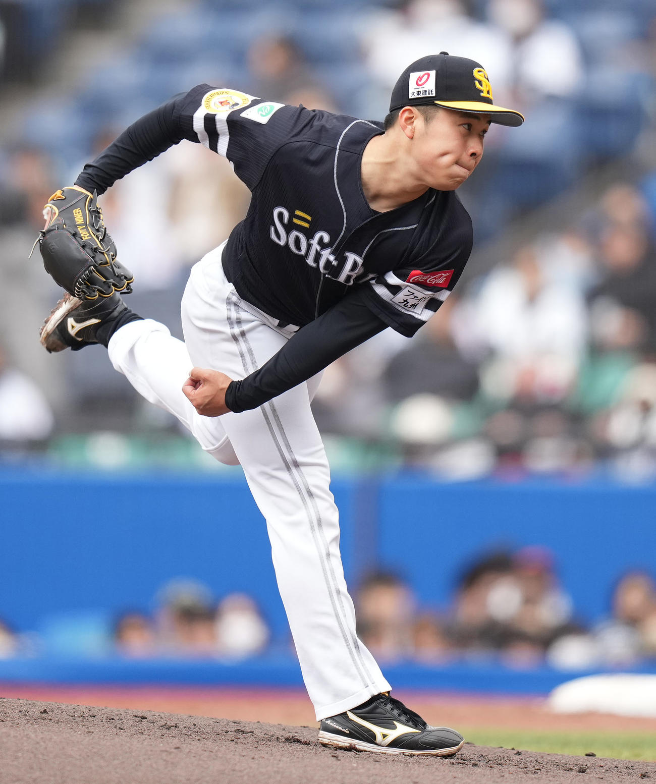ロッテ対ソフトバンク　3回裏から2番手で登板したソフトバンク松本晴（撮影・鈴木みどり）