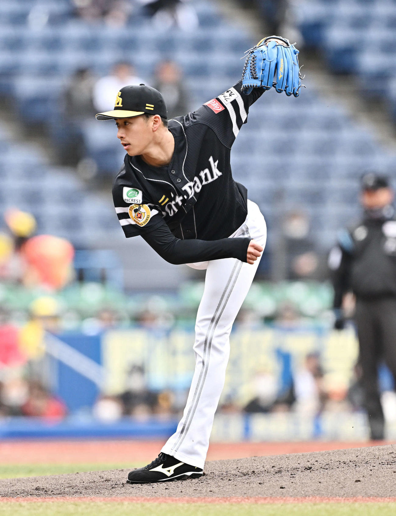 ロッテ対ソフトバンク　ソフトバンク先発の板東（撮影・滝沢徹郎）
