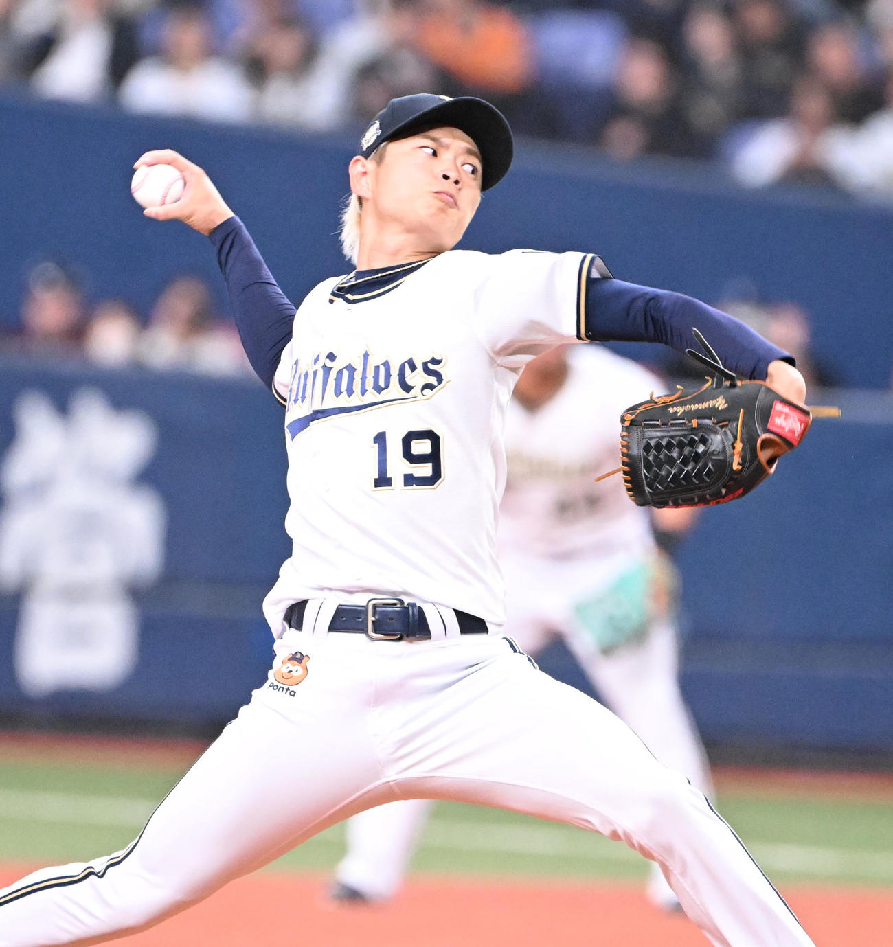 オリックス対巨人　先発するオリックス山岡（撮影・和賀正仁）