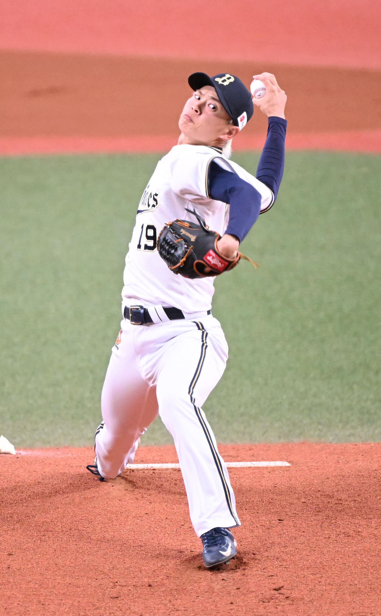 オリックス対巨人　先発するオリックス山岡（撮影・和賀正仁）