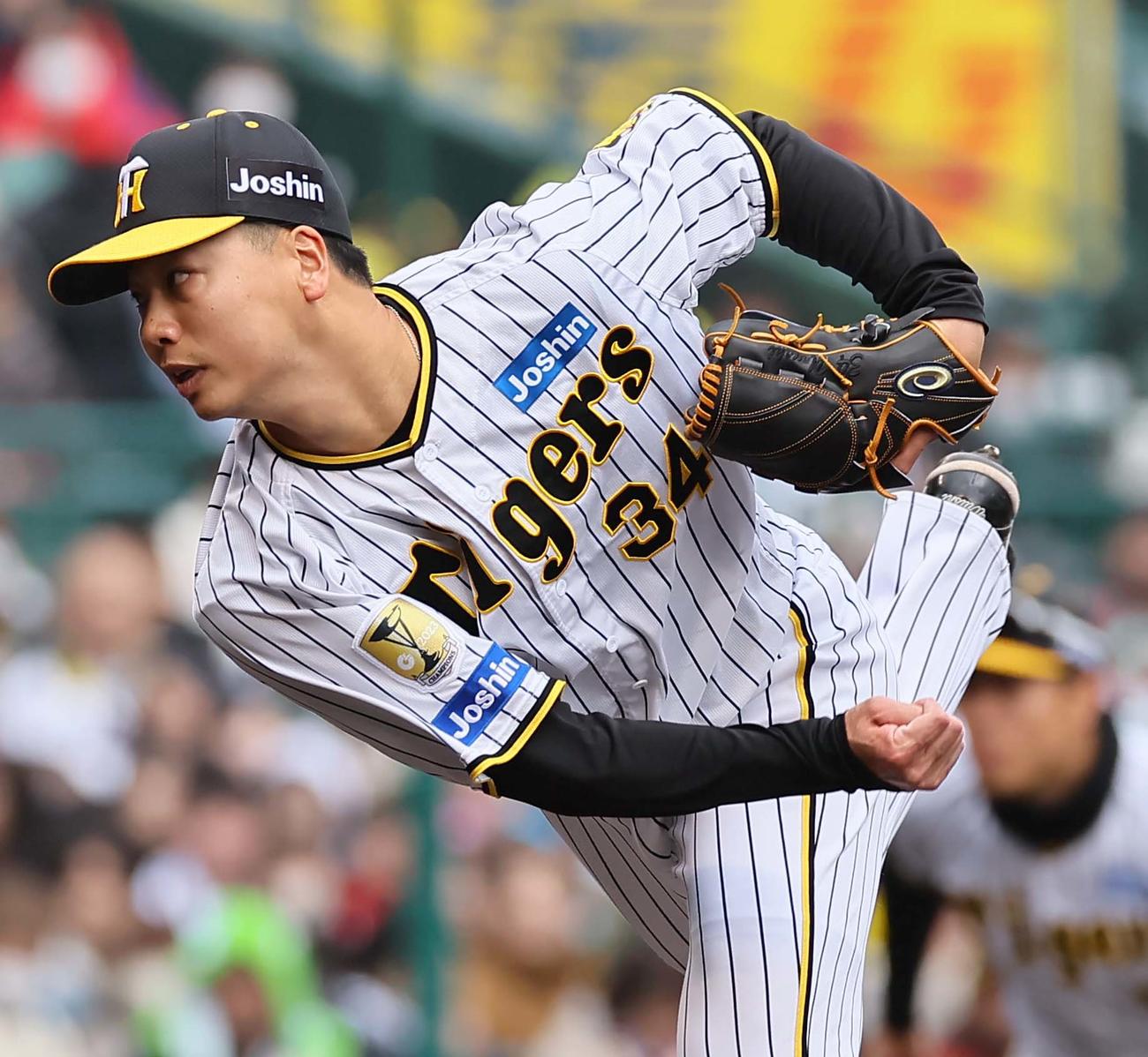 阪神対ヤクルト　阪神2番手の漆原（撮影・上田博志）