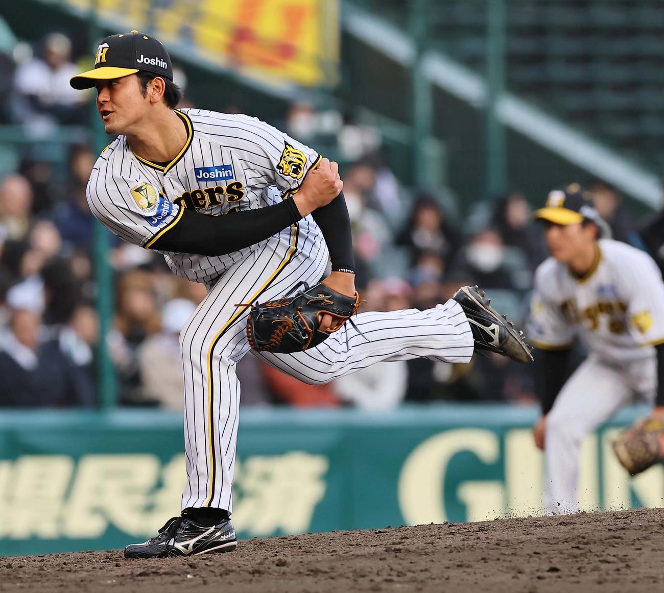 阪神対ヤクルト　阪神6番手の岡留（撮影・上田博志）