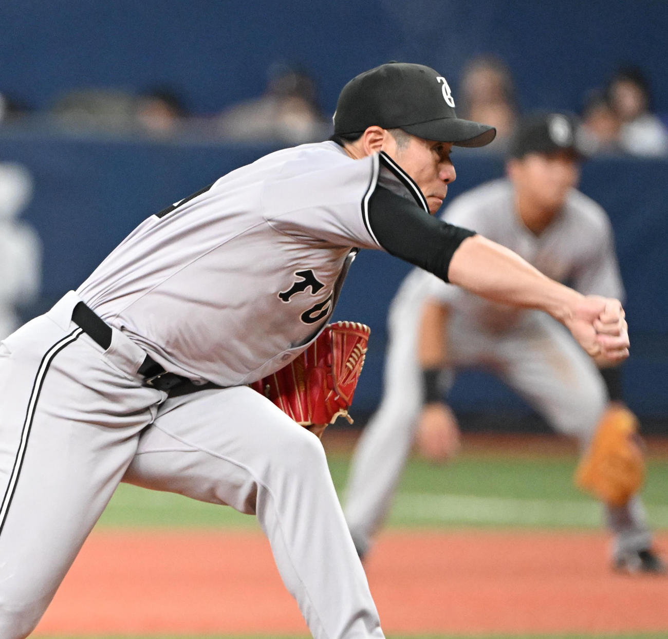 オリックス対巨人　5回に登板する巨人近藤（撮影・和賀正仁）