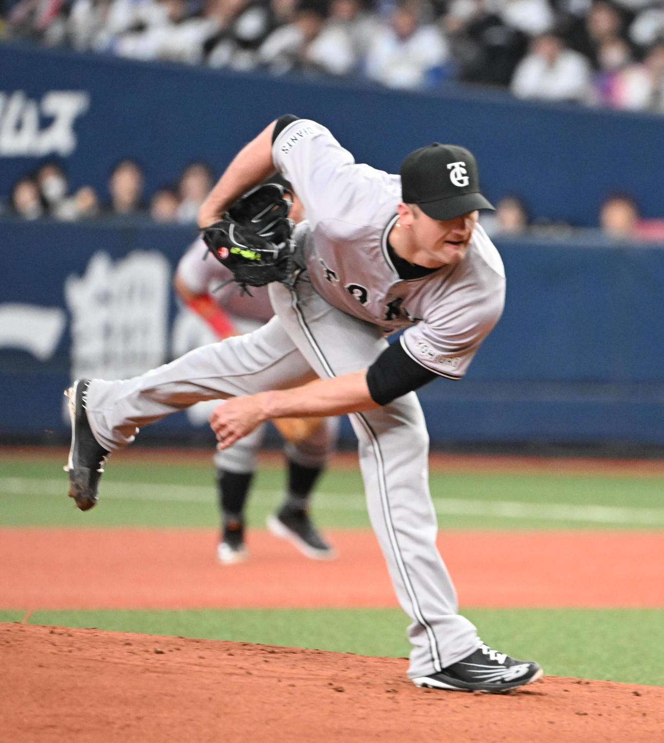 オリックス対巨人　先発する巨人グリフィン（撮影・和賀正仁）
