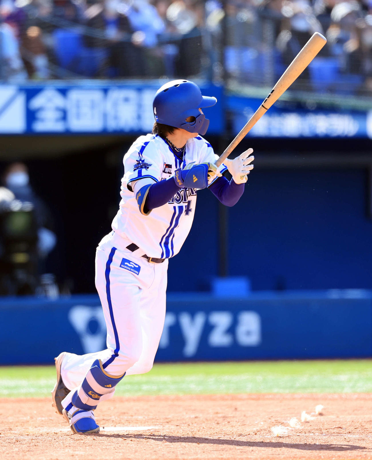 DeNA対西武　5回裏DeNA1死一、二塁、度会は先制左適時打を放つ（撮影・浅見桂子）