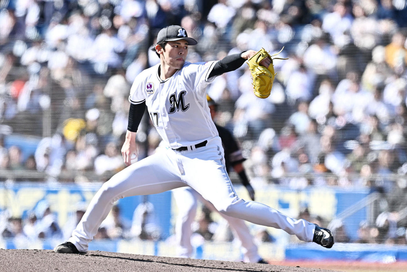 ロッテ対ソフトバンク　ロッテ先発の佐々木（撮影・滝沢徹郎）