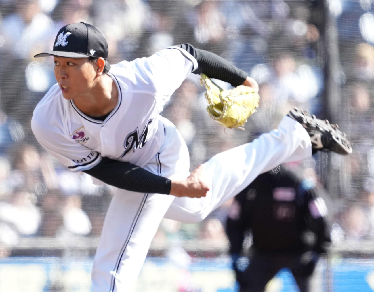 ロッテ対ソフトバンク　ロッテ3番手で登板した大谷（撮影・小沢裕）