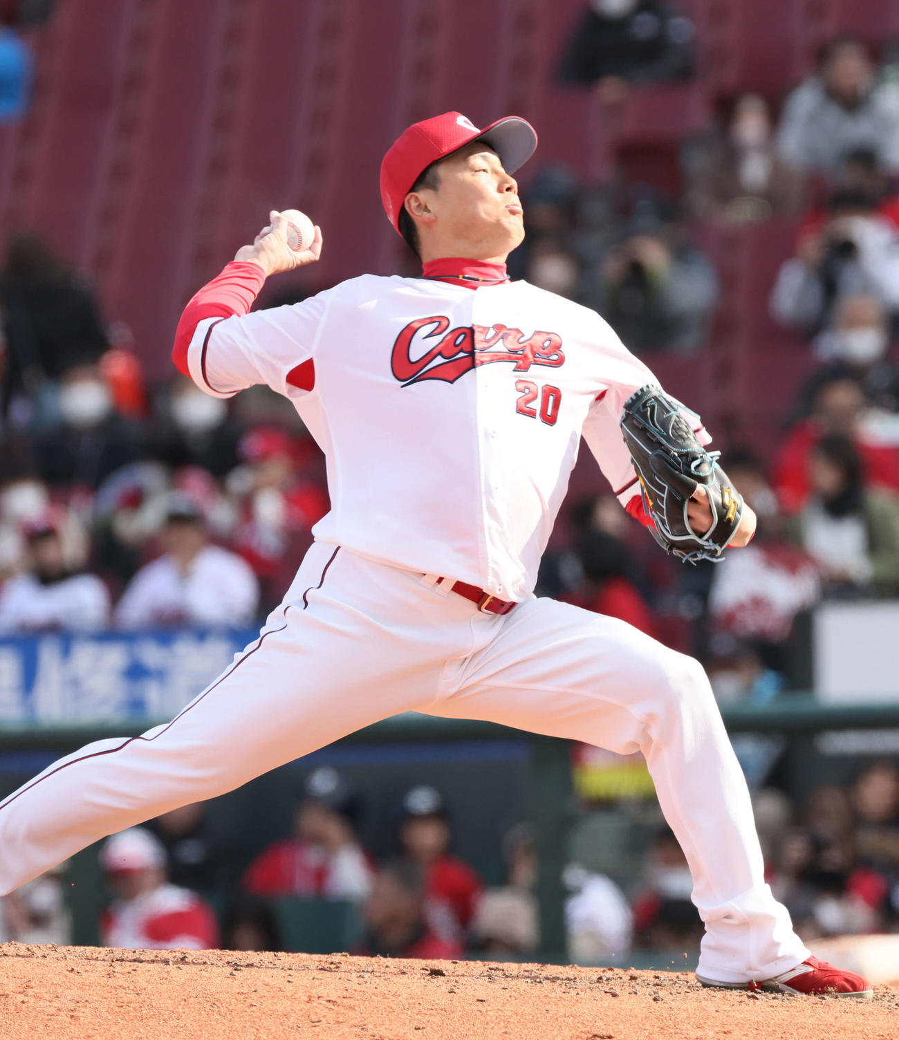 広島対中日　9回表中日、広島6番手の栗林（撮影・加藤孝規）