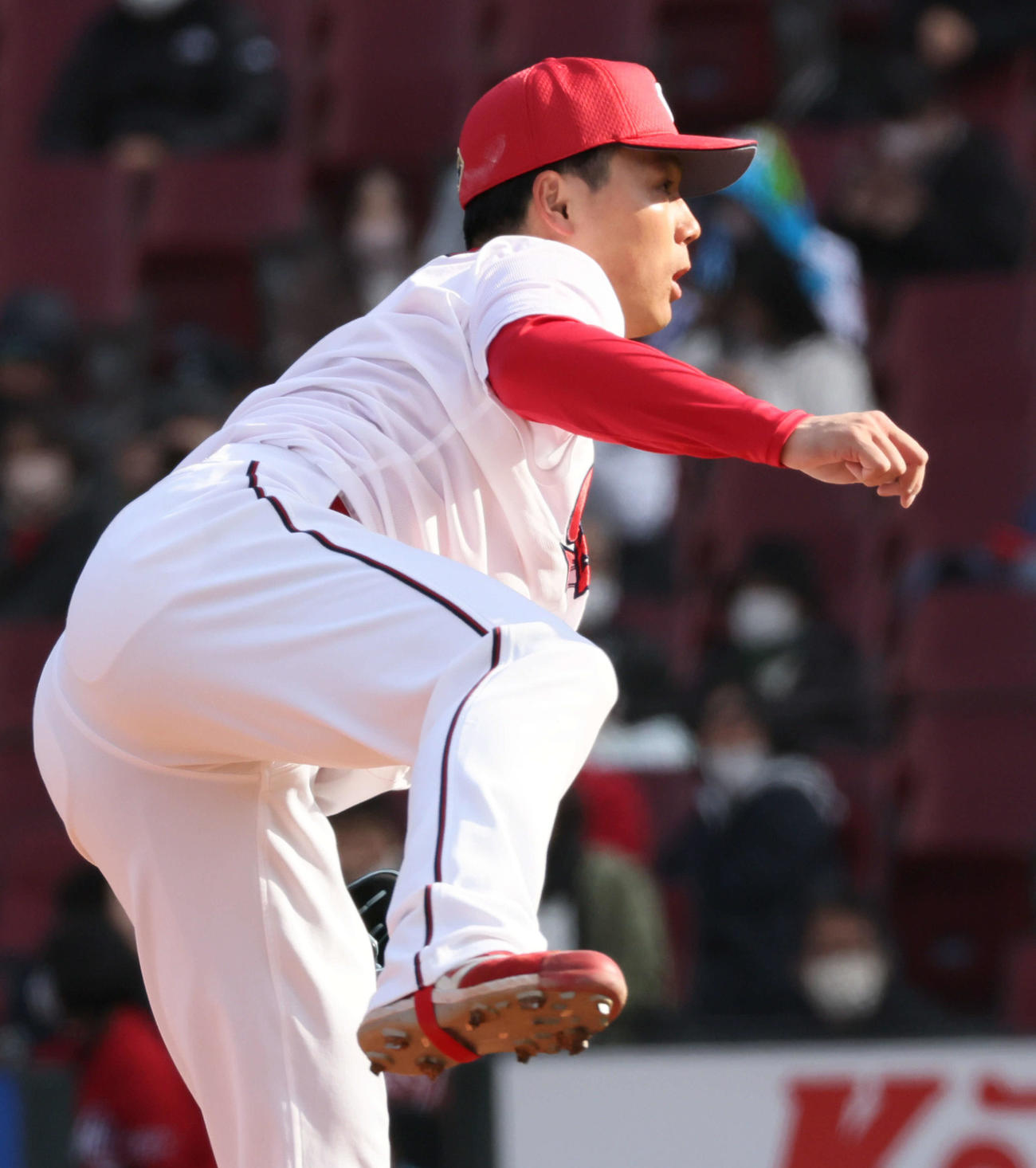 広島対中日　9回表中日、広島6番手の栗林（撮影・加藤孝規）