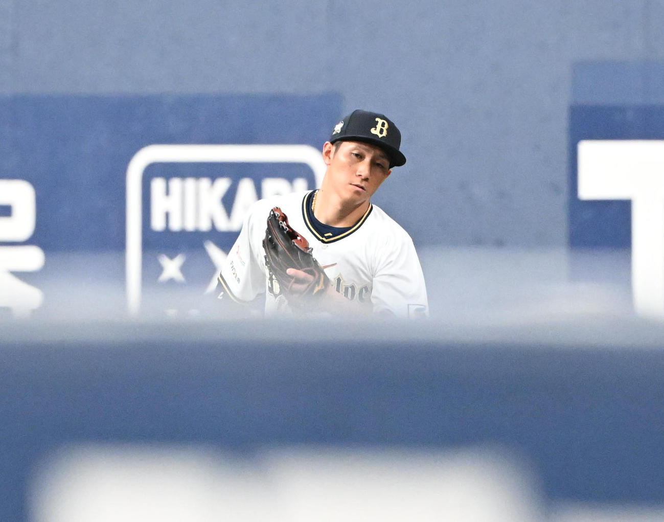 オリックス対ヤクルト　3回表ヤクルト2死一、三塁、サンタナの打球を捕球する右翼手西川（撮影・和賀正仁）
