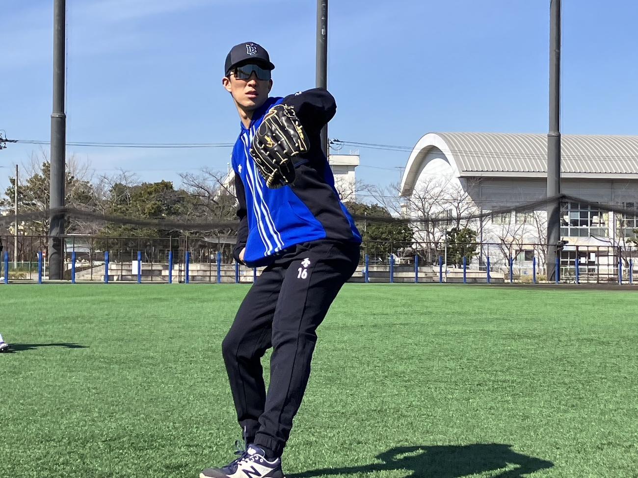 キャッチボールするDeNA大貫（球団提供）