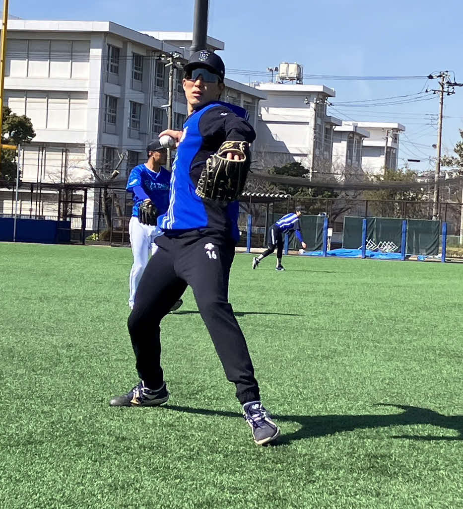 キャッチボールするDeNA大貫（球団提供）