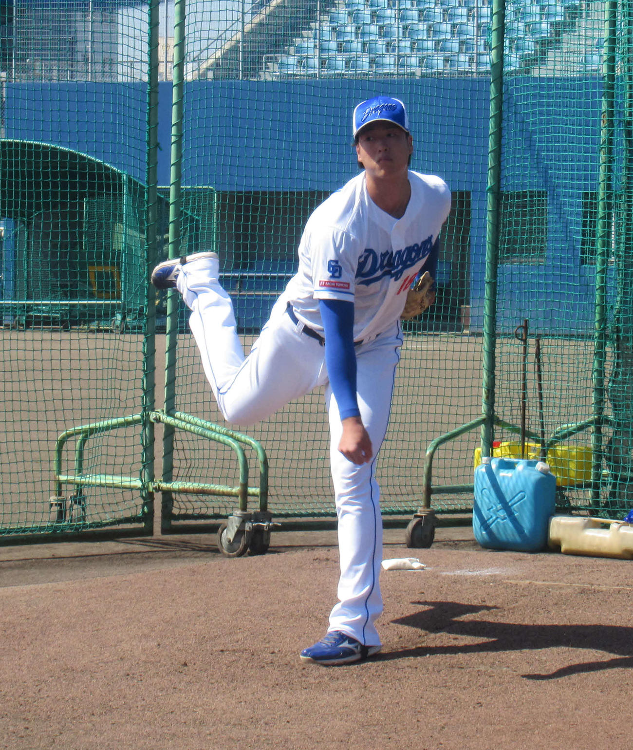 13日西武戦先発へ向け調整する中日梅津